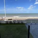 Studio En Centre-Ville De Cabourg Avec Balcon Et Parking - Fr-1-487-345