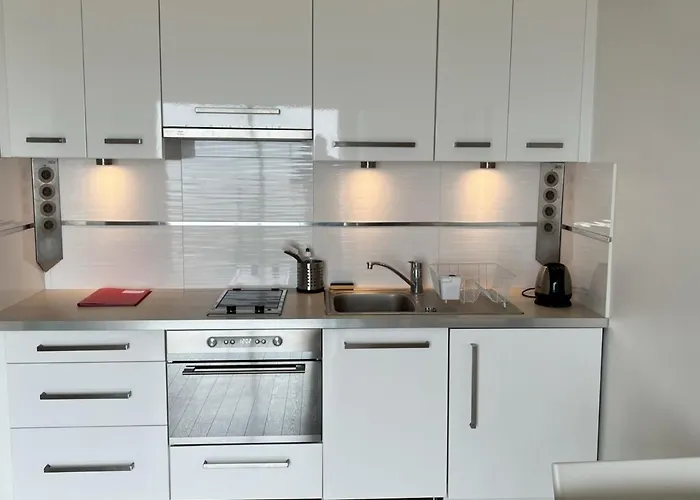 Studio En Centre-Ville De Cabourg Avec Balcon Et Parking - Fr-1-487-345