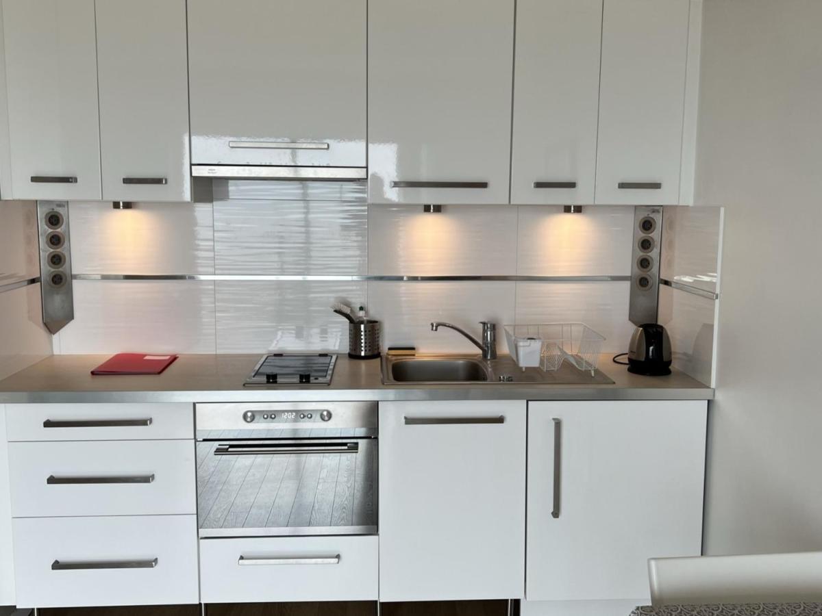 Studio En Centre-ville De Avec Balcon Et Parking - Fr-1-487-345 *
